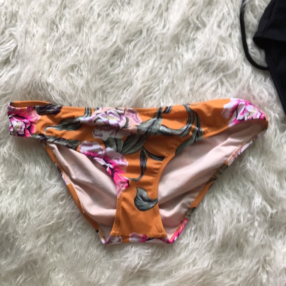 Shade & Shore | Women’s Bikini Swim Bundle - Picture 12 of 16